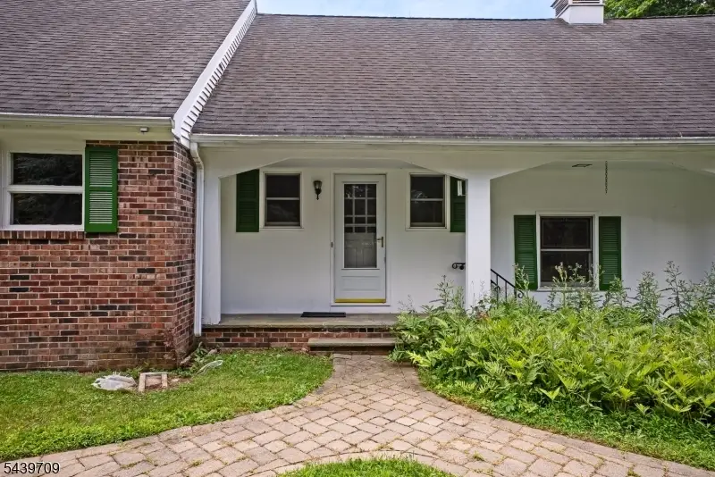 19 Yardley Rd, Mendham, NJ 07945 - #1