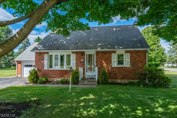 18 Midland Ave, Washington Twp., NJ 07882