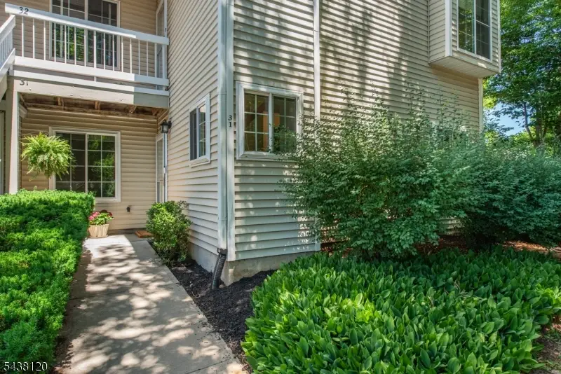 31 Sage Court, Bedminster, NJ 07921 - #2