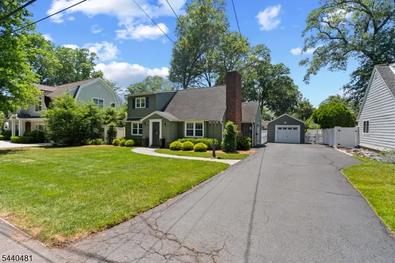 95 Edison St, Wyckoff, NJ 07481 - #3