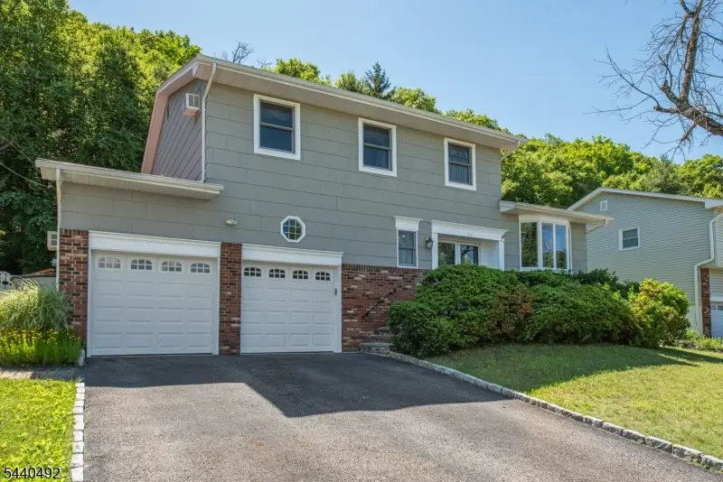 44 Molinari Dr, Wanaque, NJ 07465 - #1
