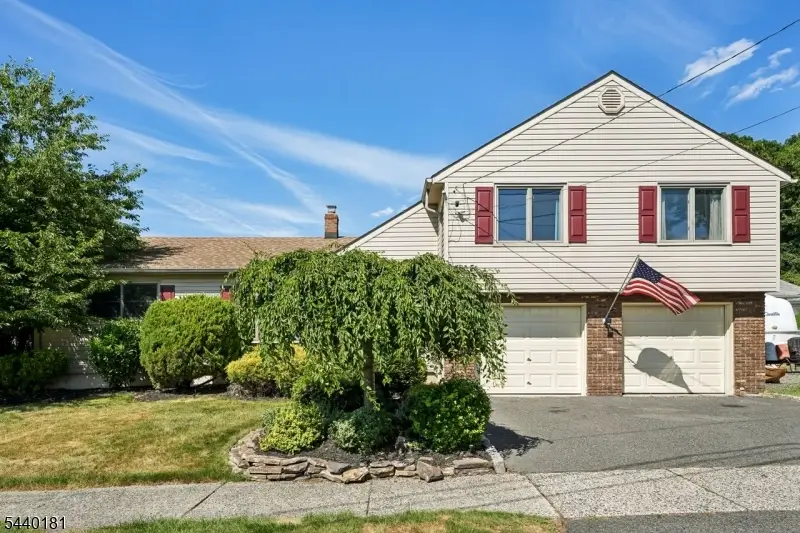 42 Daka Ct, Bloomfield, NJ 07003 - #1