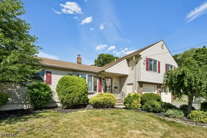 42 Daka Ct, Bloomfield, NJ 07003 - #3