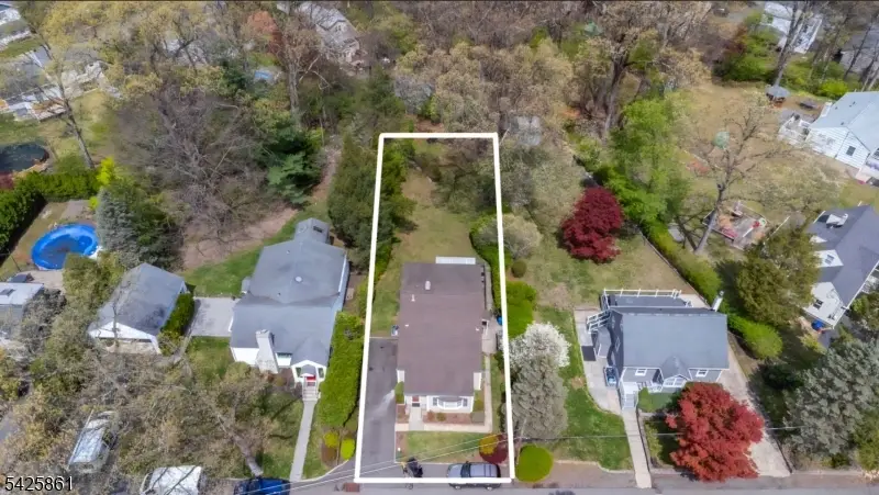 31 Iroquois Trl, Denville, NJ 07834 - #1