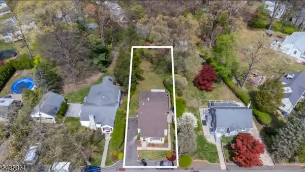31 Iroquois Trl, Denville Twp., NJ 07834