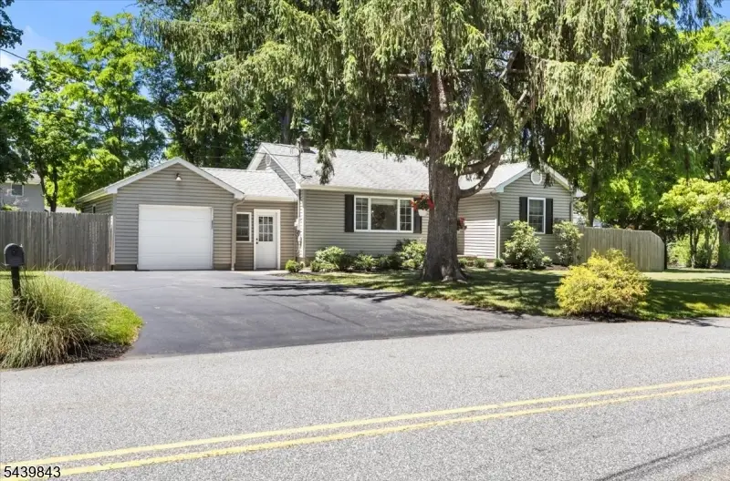 17 Hunters Ln, Lake Mohawk, NJ 07871 - #3
