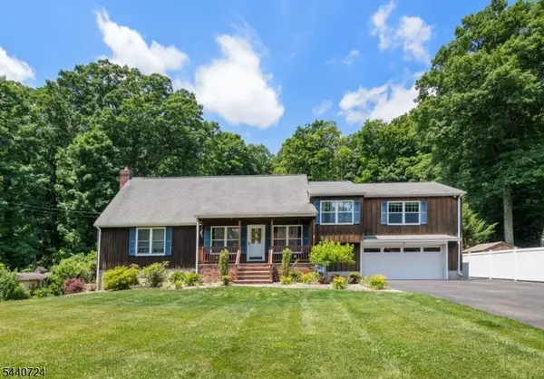 36 Hancock Dr, West Milford Twp., NJ 07480