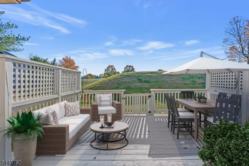 15 Linden Ct, Raritan, NJ 08822 - #1