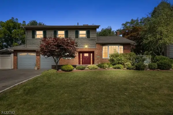 6 Davenport Ave, Roseland Boro, NJ 07068