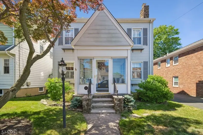 24 Meeker Pl, Millburn, NJ 07041 - #3