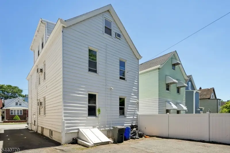31 Blakely Pl, Garfield, NJ 07026 - #3