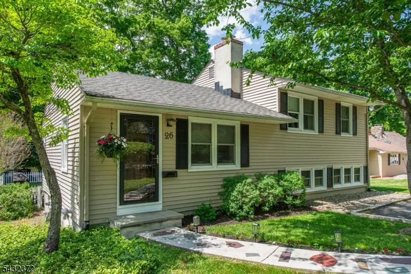 26 Lakeview Rd, Lake Mohawk, NJ 07871 - #2