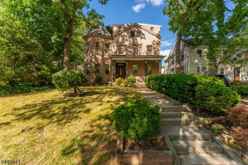 589 Westminster Ave, Elizabeth, NJ 07208 - #1