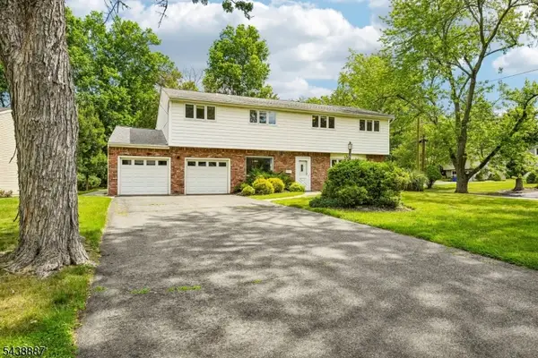 18 Arlington Dr, Livingston Twp., NJ 07039
