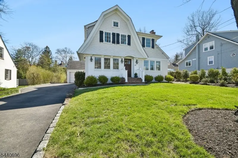 42 Locust Dr, Summit, NJ 07901 - #1