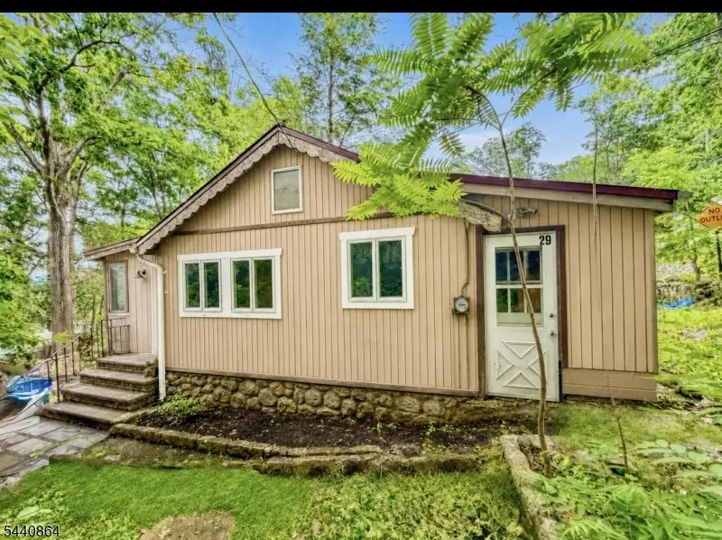 29 Ferris Ln, Oak Ridge, NJ 07438 - #1