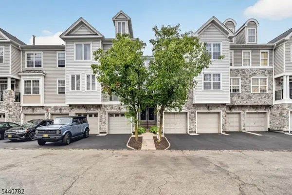 169 Winchester Ct, Clifton City, NJ 07013