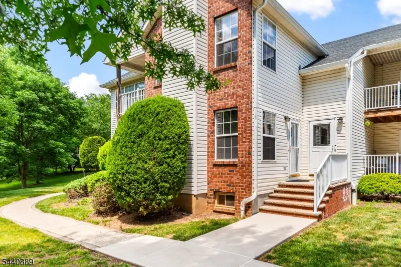 343 Bowler Ct, Piscataway, NJ 08854 - #2
