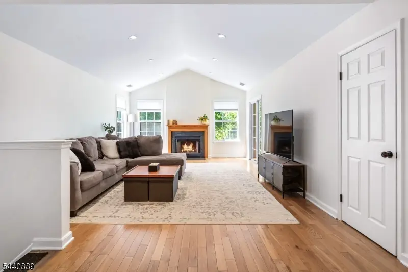 343 Bowler Ct, Piscataway, NJ 08854 - #3