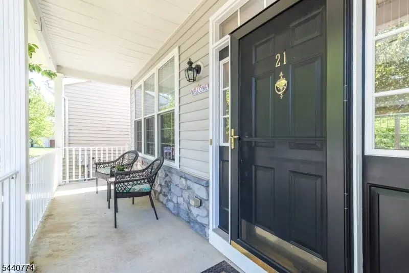21 Stirrup Ln, Raritan, NJ 08822 - #2