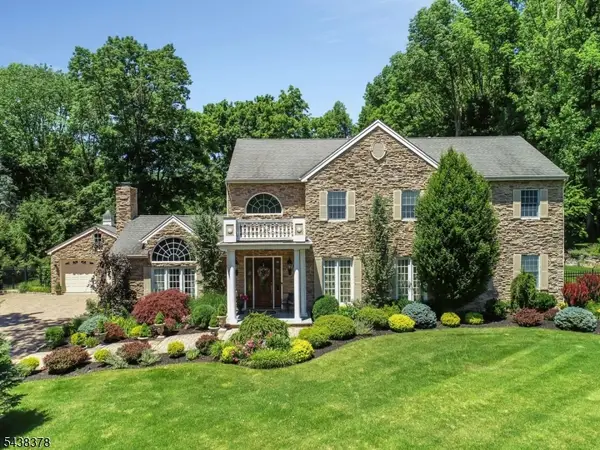 4 Dogwood Dr, Mendham Twp., NJ 07945