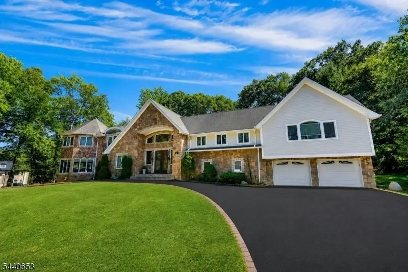 252 Mabel Pl, Franklin Lakes, NJ 07417 - #1