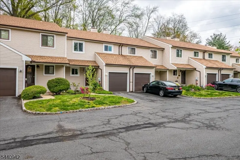 12 Tulip Ct, Edison, NJ 08820 - #2