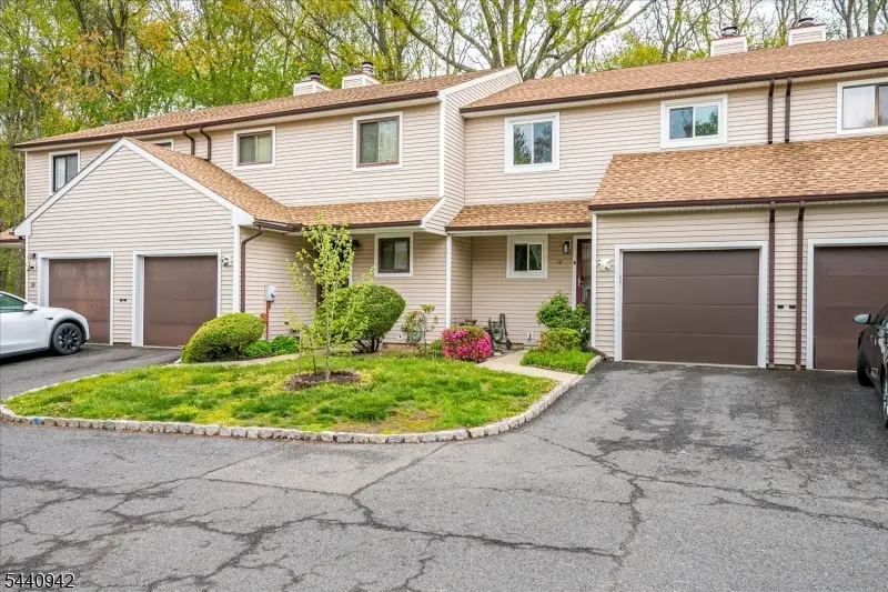 12 Tulip Ct, Edison, NJ 08820 - #3