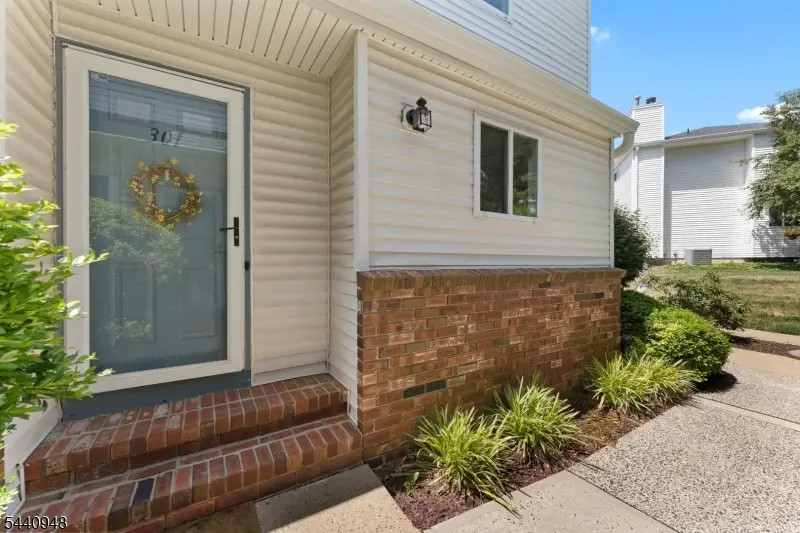 301 Saddle Ct, Raritan, NJ 08822 - #1
