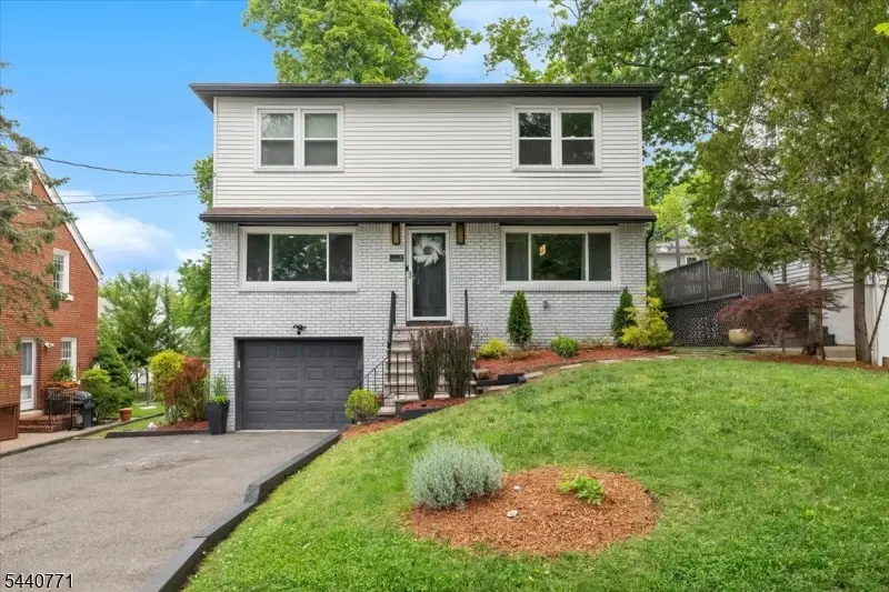 11 Nottingham Rd, West Orange, NJ 07052 - #1