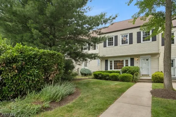 46 Pembroke Dr, Mendham Boro, NJ 07945