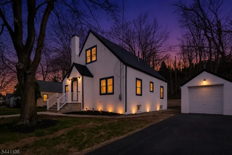 31 Saint Moritz Pl, Wayne, NJ 07470 - #1