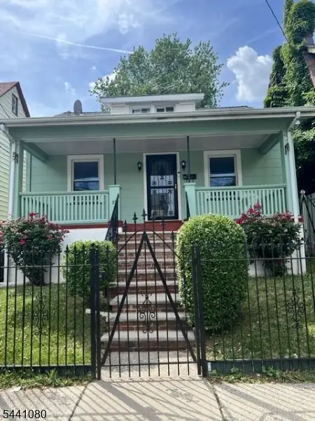 19 Mead St, Newark City, NJ 07106