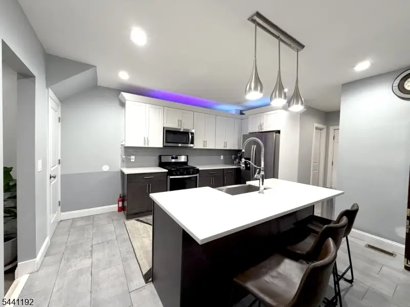2076 Berwyn St, Union, NJ 07083 - #2