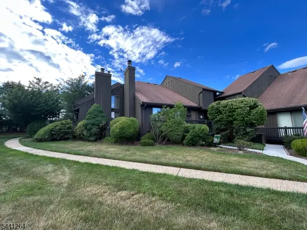 11 Westgate Dr, Edison Twp., NJ 08820