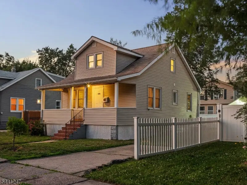 212 University Ave, Metuchen, NJ 08840 - #2