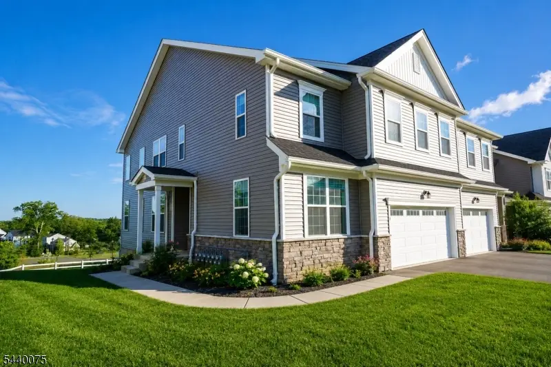 21 Astoria Pl, East Hanover, NJ 07936 - #2