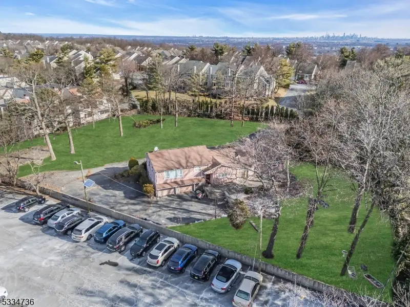 1 Blueberry Bend, West Orange, NJ 07052 - #3