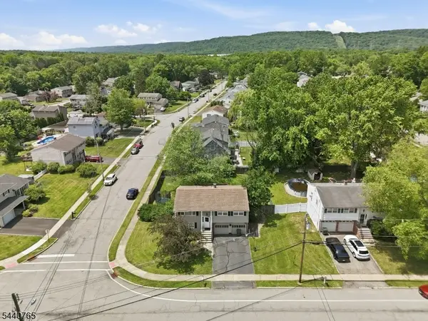 71 Clover Hill Dr, Mount Olive Twp., NJ 07836