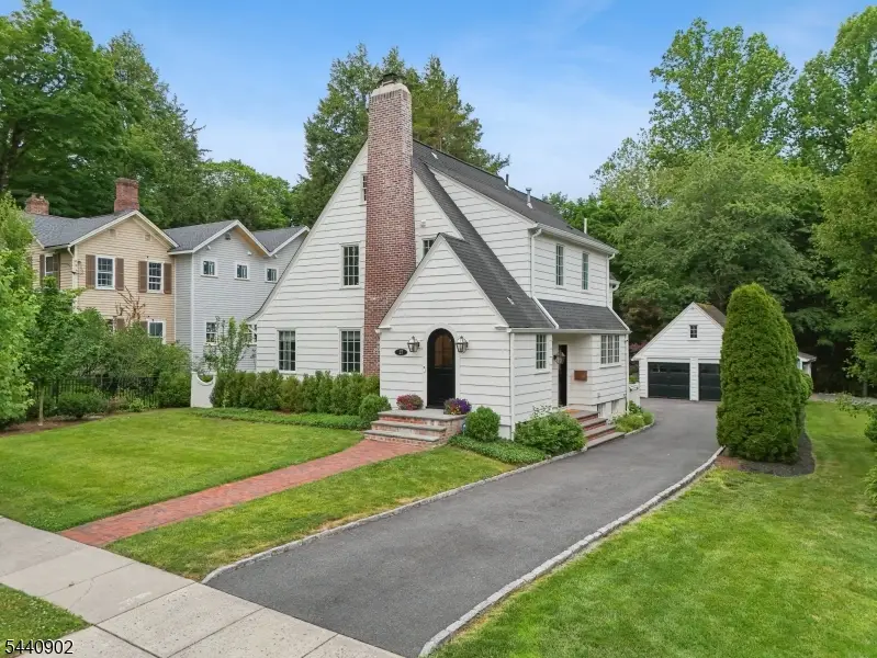 27 Pine Grove Ave, Summit, NJ 07901 - #1