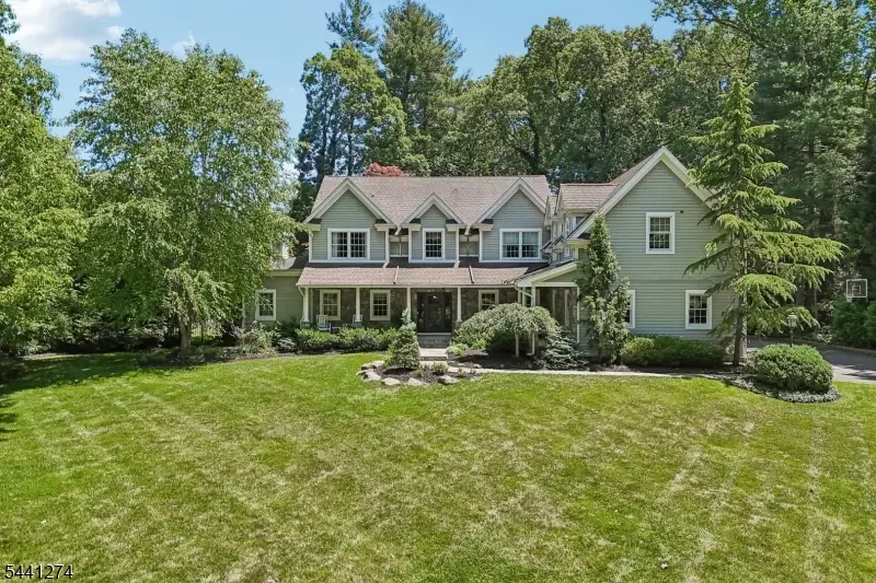 4 Holmehill Ln, Roseland, NJ 07068 - #1