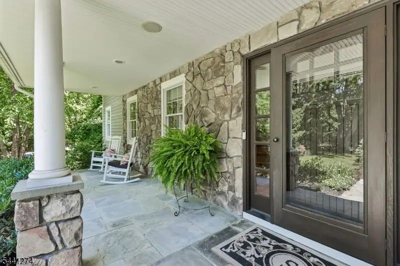4 Holmehill Ln, Roseland, NJ 07068 - #3