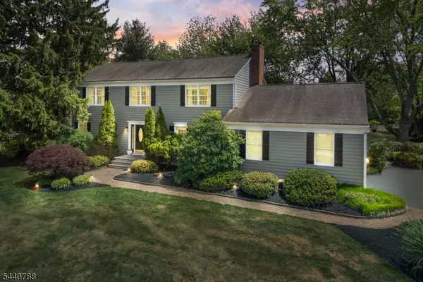 15 Williamsburg Ct, Montgomery Twp., NJ 08558
