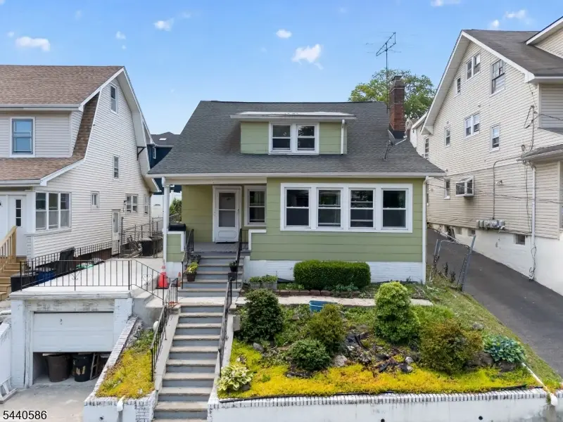 41 Berkeley Pl, Bloomfield, NJ 07003 - #1