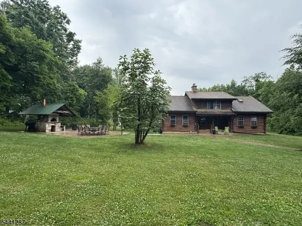 2 Pine Ct, Bethlehem Twp., NJ 08804