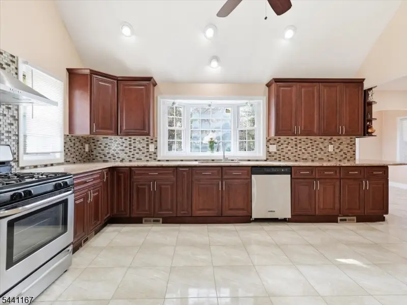 95 Sycamore Ave, Livingston, NJ 07039 - #3