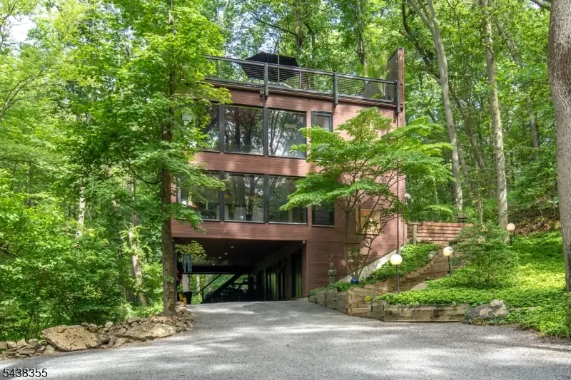 37 Guinea Hollow Rd, Tewksbury, NJ 08858 - #2
