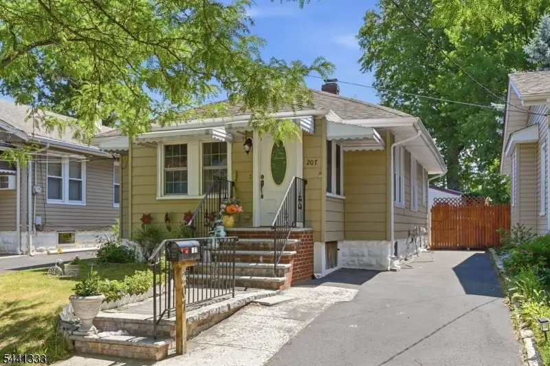 207 Buchanan St, Linden, NJ 07036 - #1