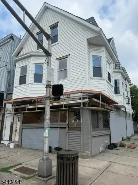 523 Park Ave, Paterson City, NJ 07504