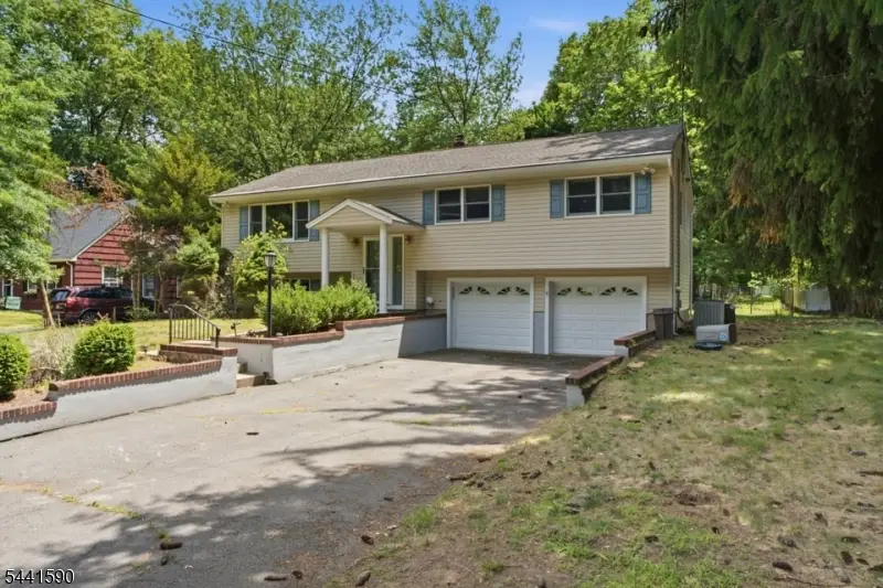 741 Westwood Ave, River Vale, NJ 07675 - #1